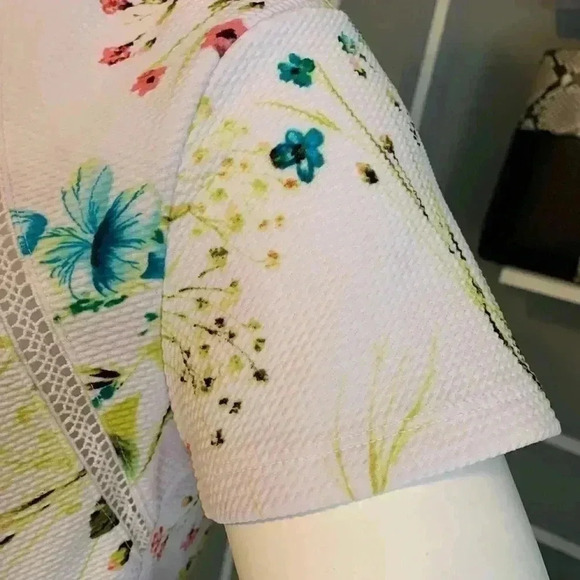 WORTHINGTON White Short Sleeve Floral Spring Middle Lace Top PETITE Medium. - Picture 8 of 11